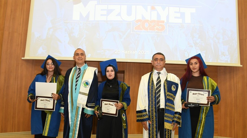 Üniversitemiz 2024-2025 Akademik Yılında Dereceye Giren Öğrencilerini Coşkulu Bir Törenle Uğurladı