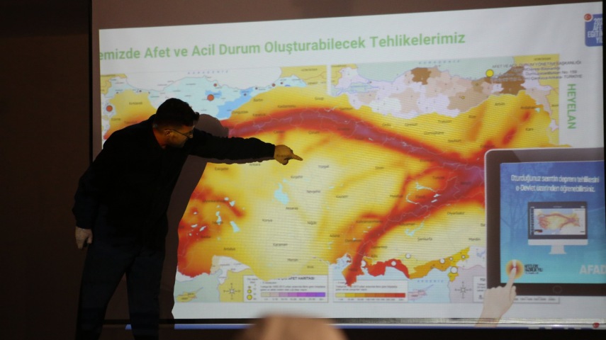 Meslek Yüksekokulumuzda Afet Farkındalık Eğitimi Verildi