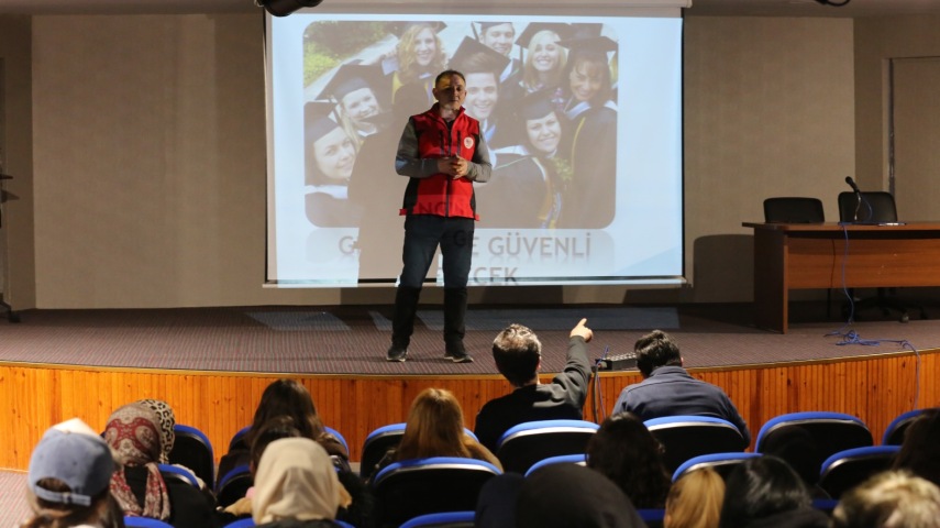 Meslek Yüksekokulumuzda Terörle Mücadele Semineri Düzenlendi